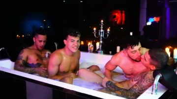 Querhyus  19-09-2021 video outfits